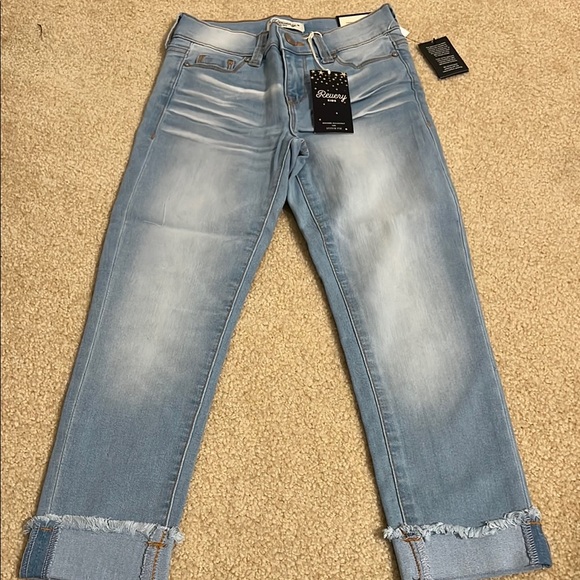 Girls Size 8 Skinny Jeans with Frayed Ankle Cuff NWT - Picture 1 of 7